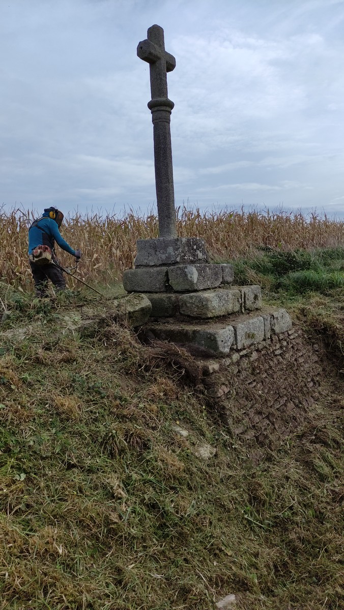 Mardi 17 : le GR, Anteren et les croix sur la D32