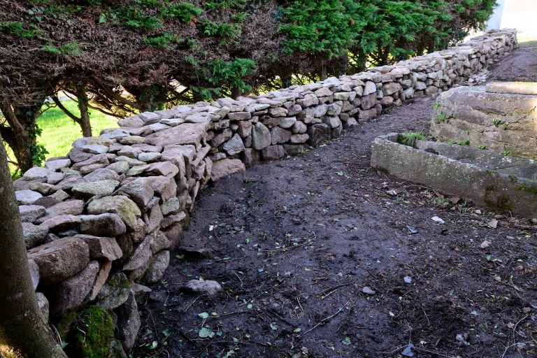 Novembre 2025 : Reconstruction d&rsquo;un mur en pierres sèches à Saint-Antoine