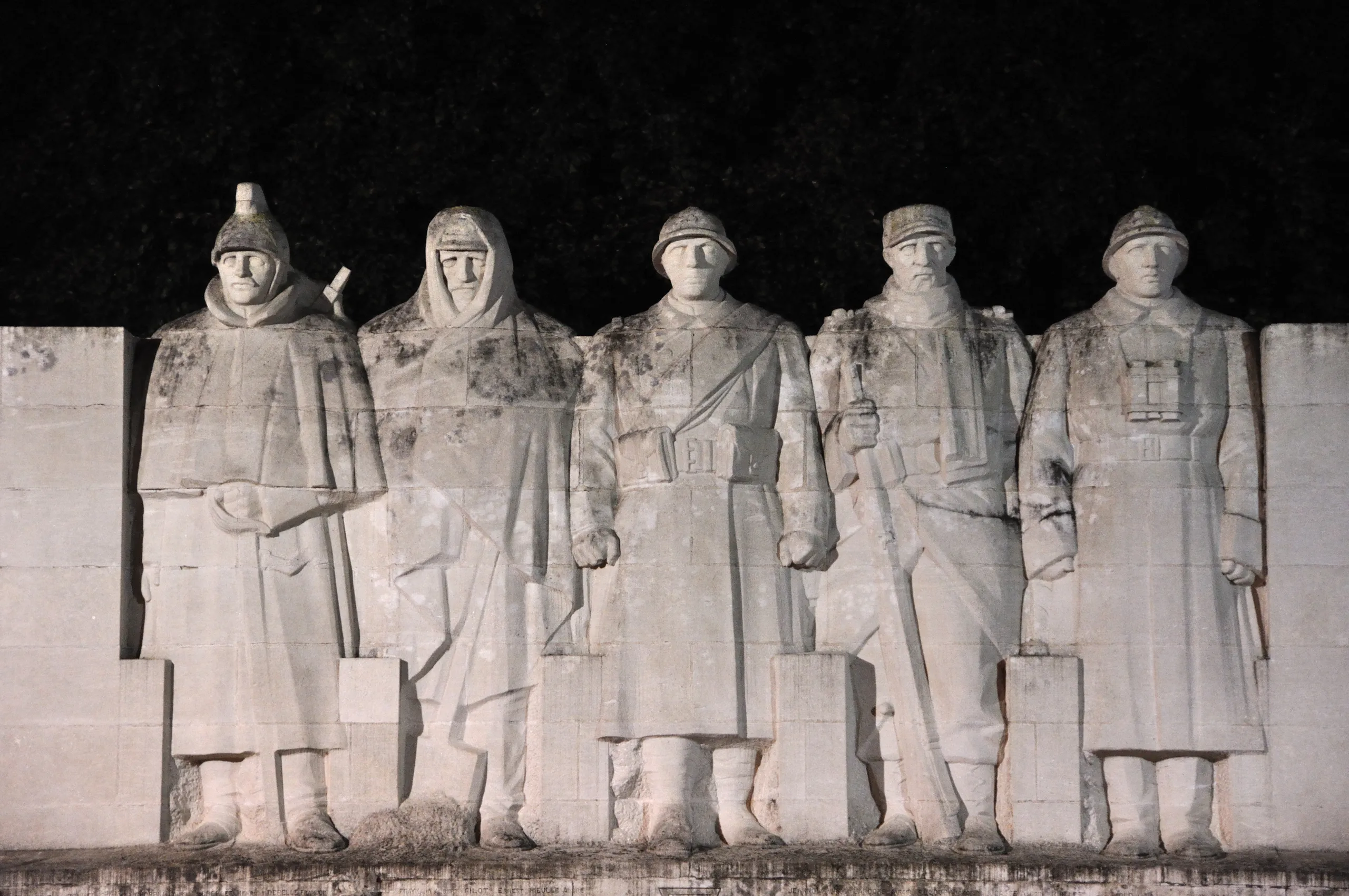 WWI - Verdun, le monument aux morts